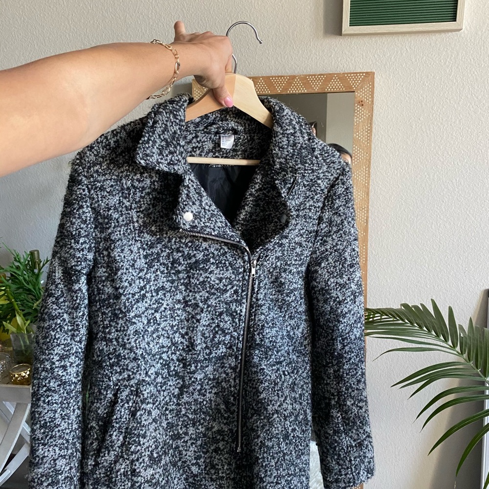 H&M COAT - Picture 2 of 3